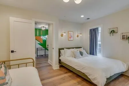 Spacious Retreat With Rooftop Patio 纳什维尔